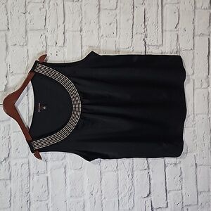 Dana Buchman flowy embroidered tank top